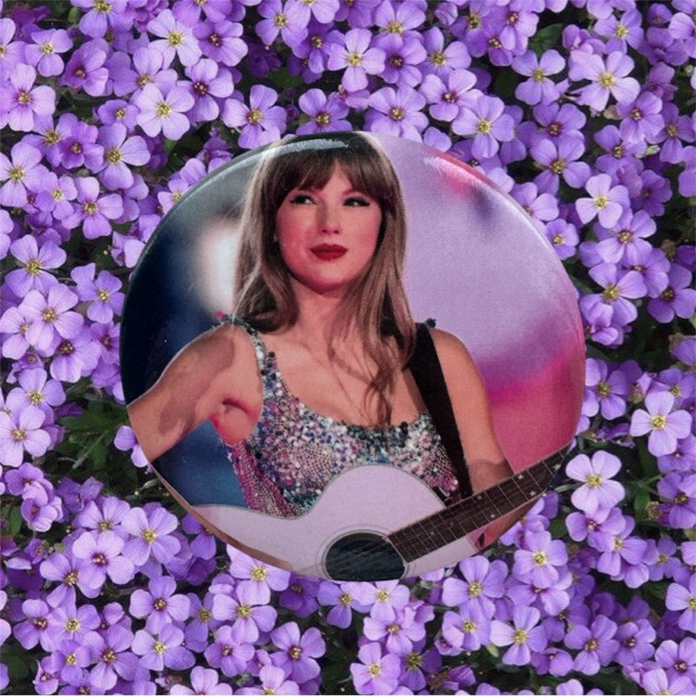 $3 Add-On 🆕Taylor Swift Button Pin
